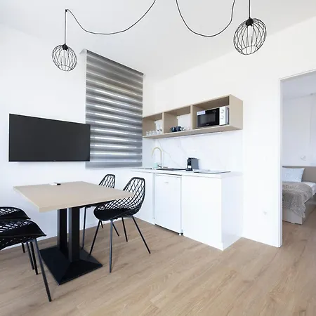 Oliver Apartment Kehidakustány